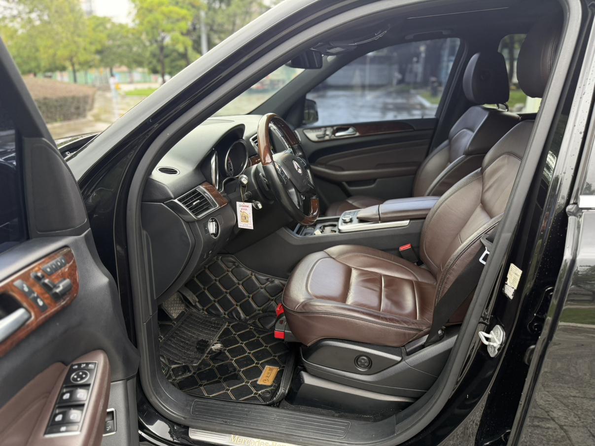 Mercedes-Benz M-Класс 2012 thumb 9