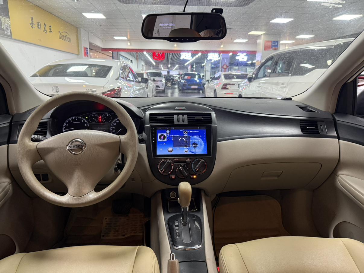 Nissan Tiida 2011 thumb 5