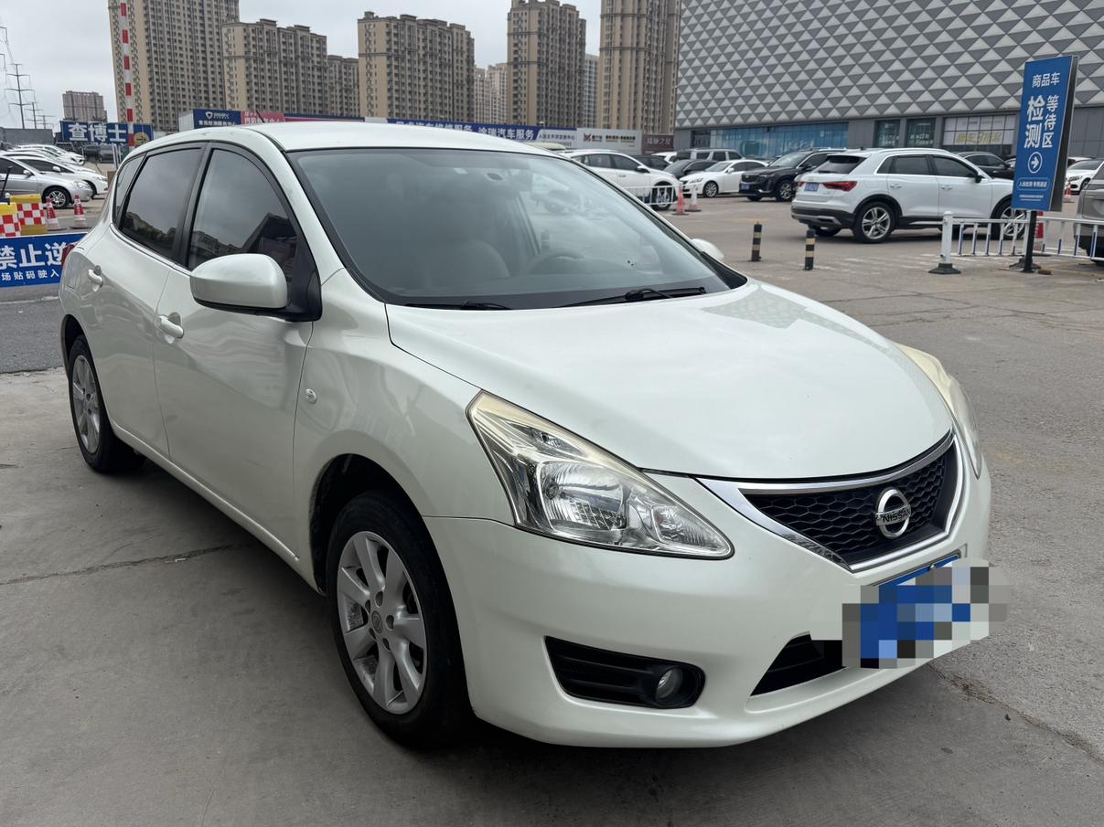 Nissan Tiida 2011 thumb 10