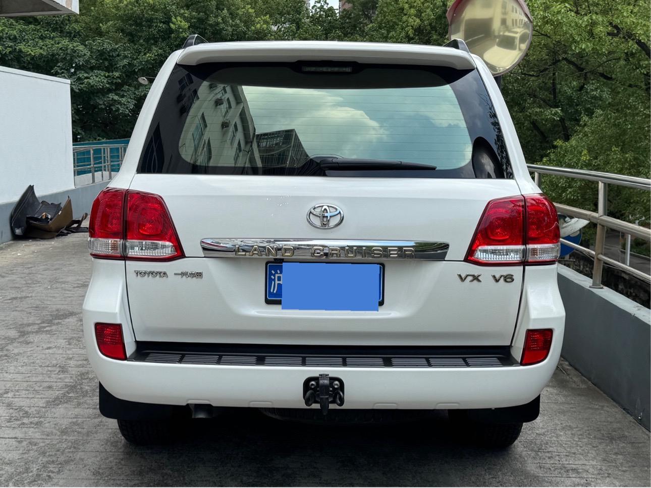 Toyota Lan De Ku Lu Ze 2010 thumb 2