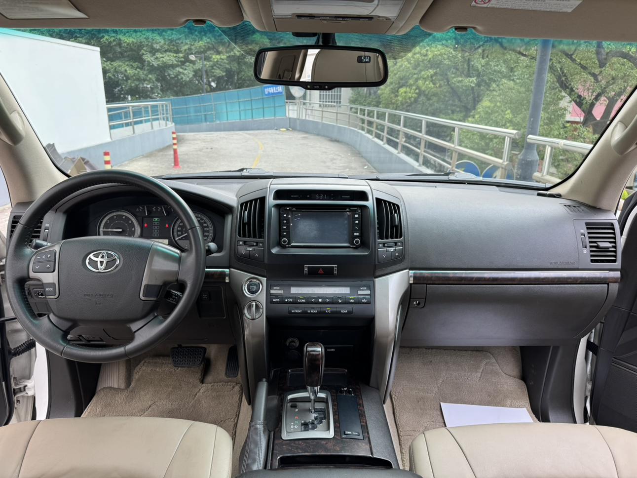 Toyota Lan De Ku Lu Ze 2010 thumb 7