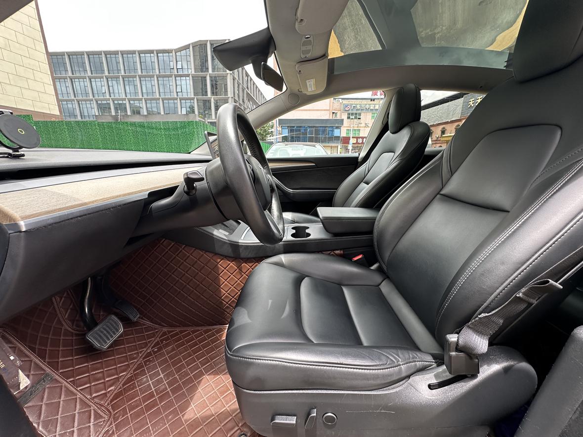 Tesla Model Y 2021 thumb 5
