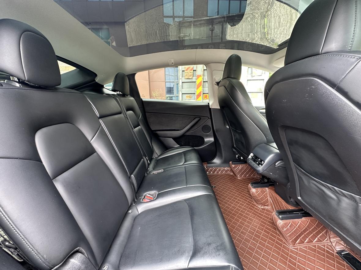 Tesla Model Y 2021 thumb 6