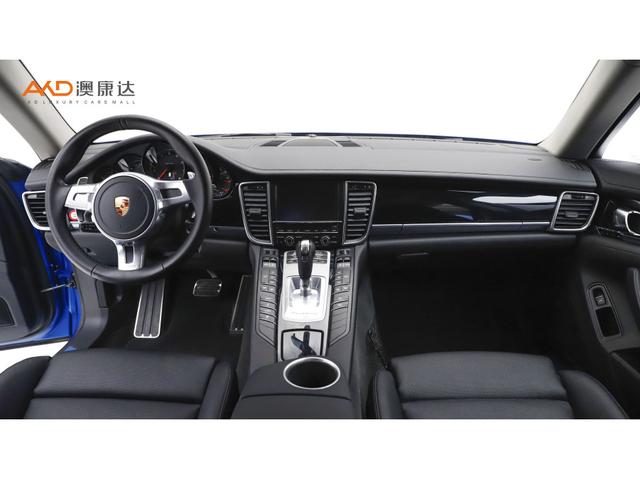 Porsche Panamera 2016 thumb 4