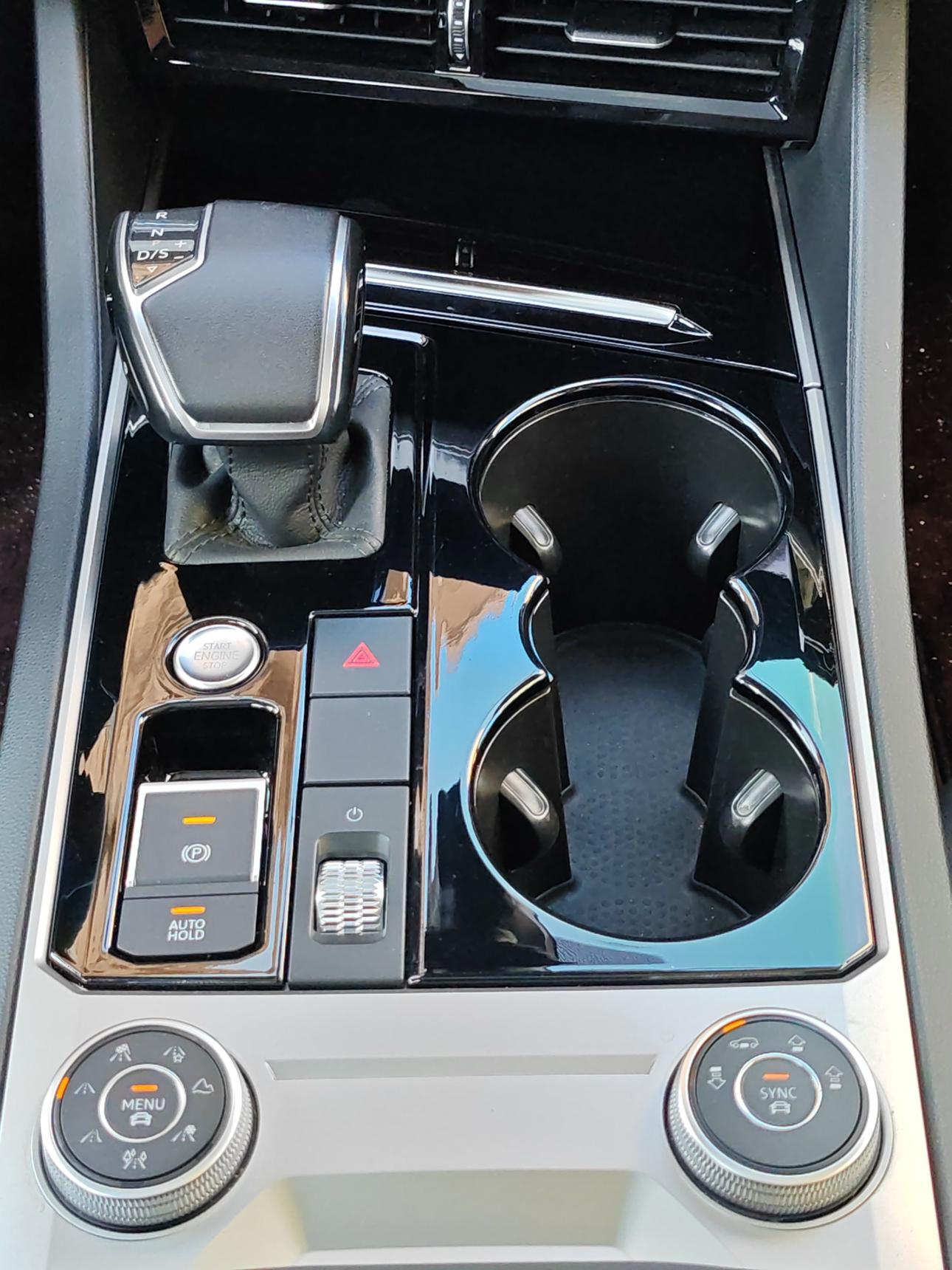 Volkswagen Touareg 2019 thumb 4