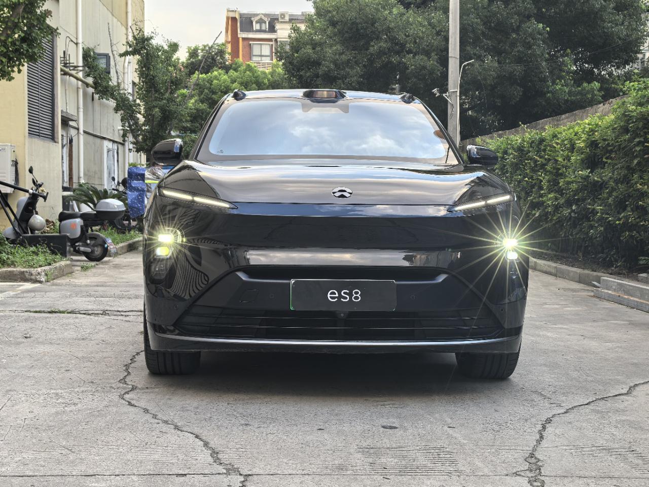 Nio ES8 2023 thumb 10