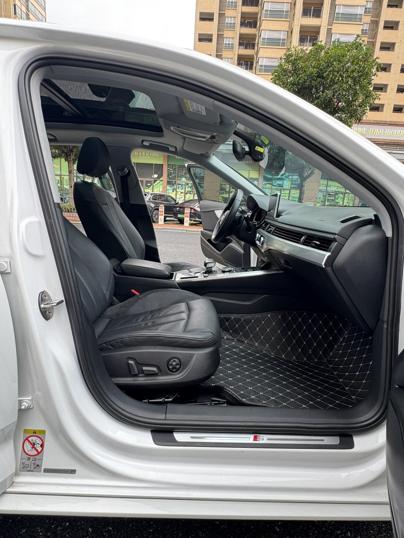 Audi A4 2019 thumb 6