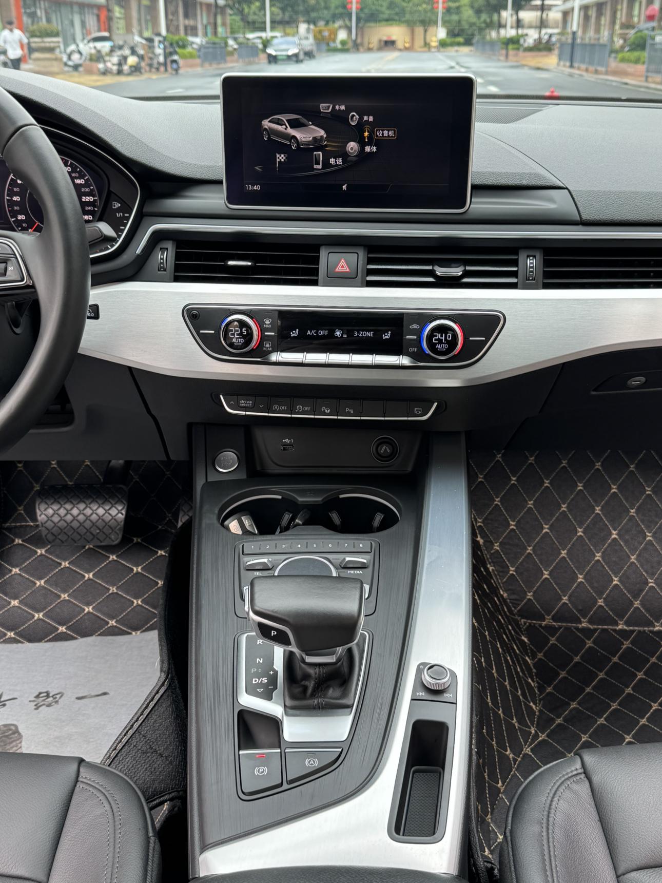 Audi A4 2019 thumb 12