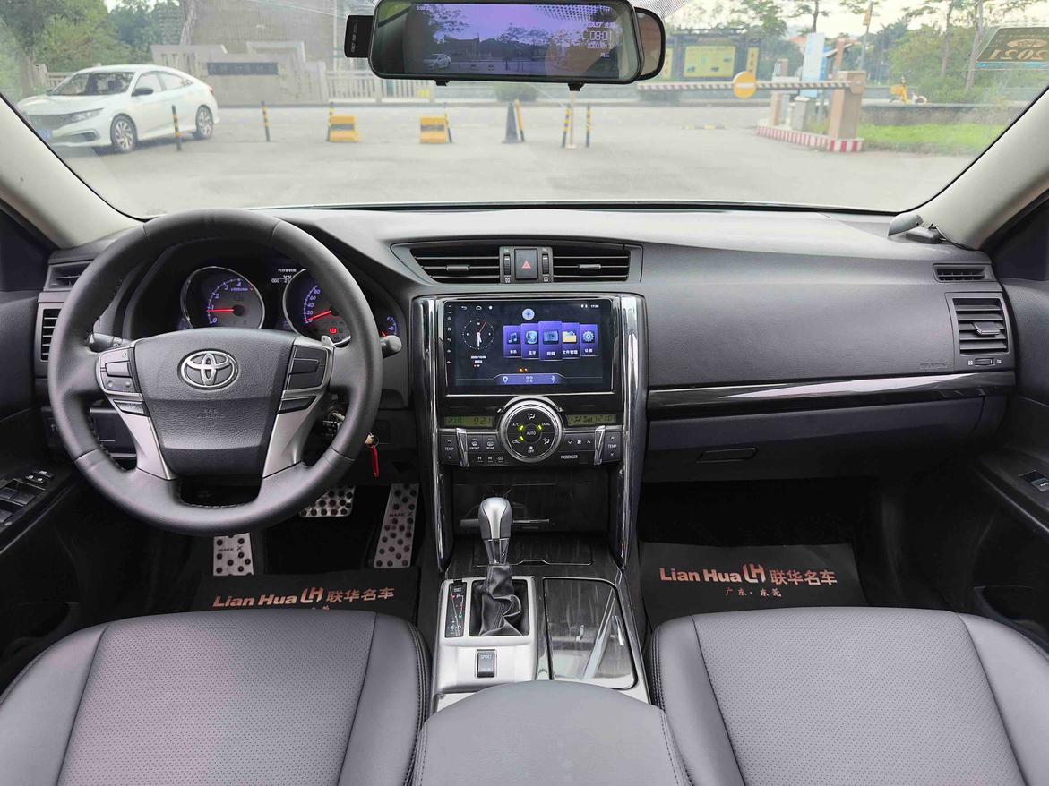 Toyota Reiz 2010 thumb 11