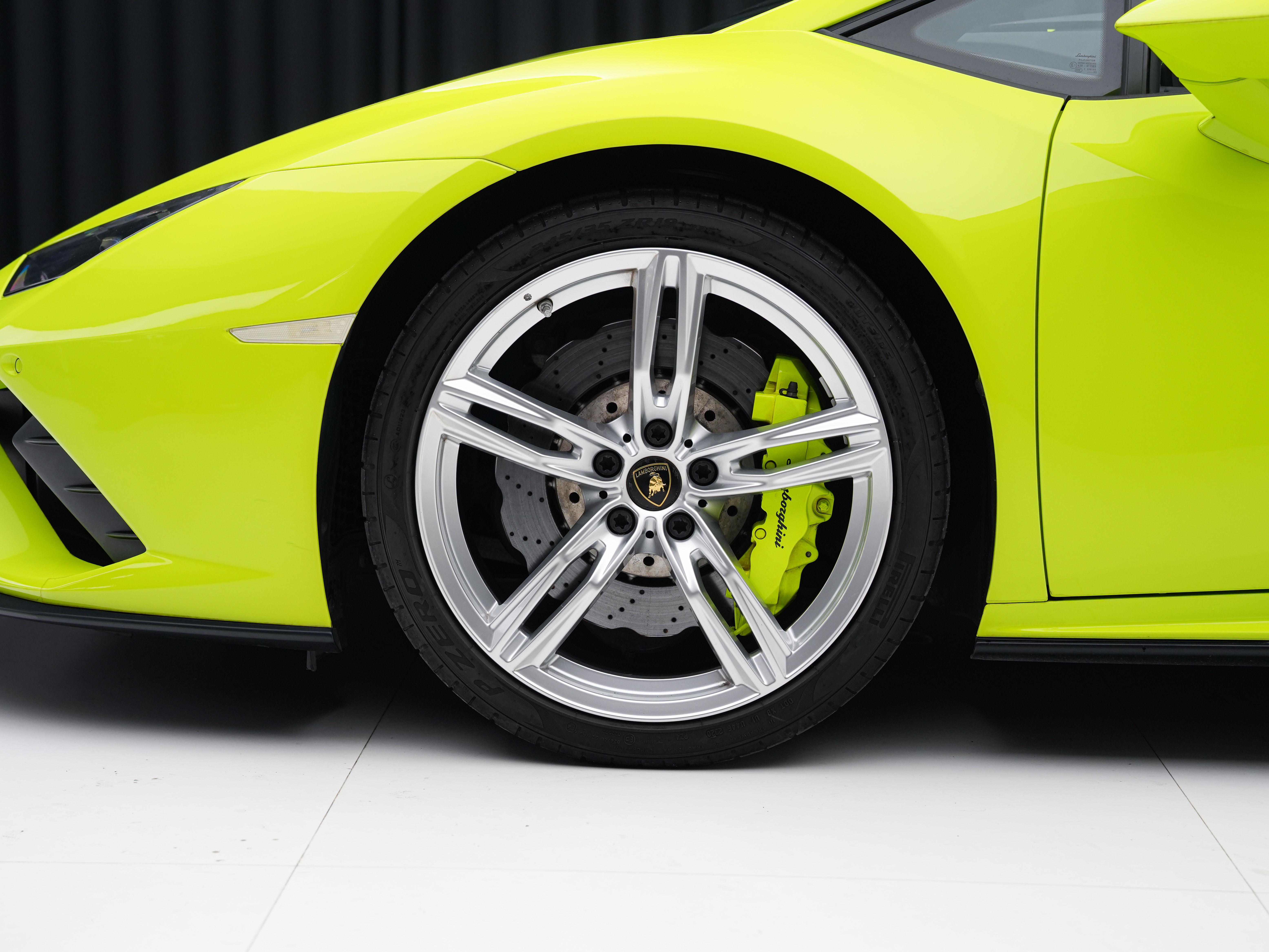 Lamborghini Huracán 2020 thumb 5