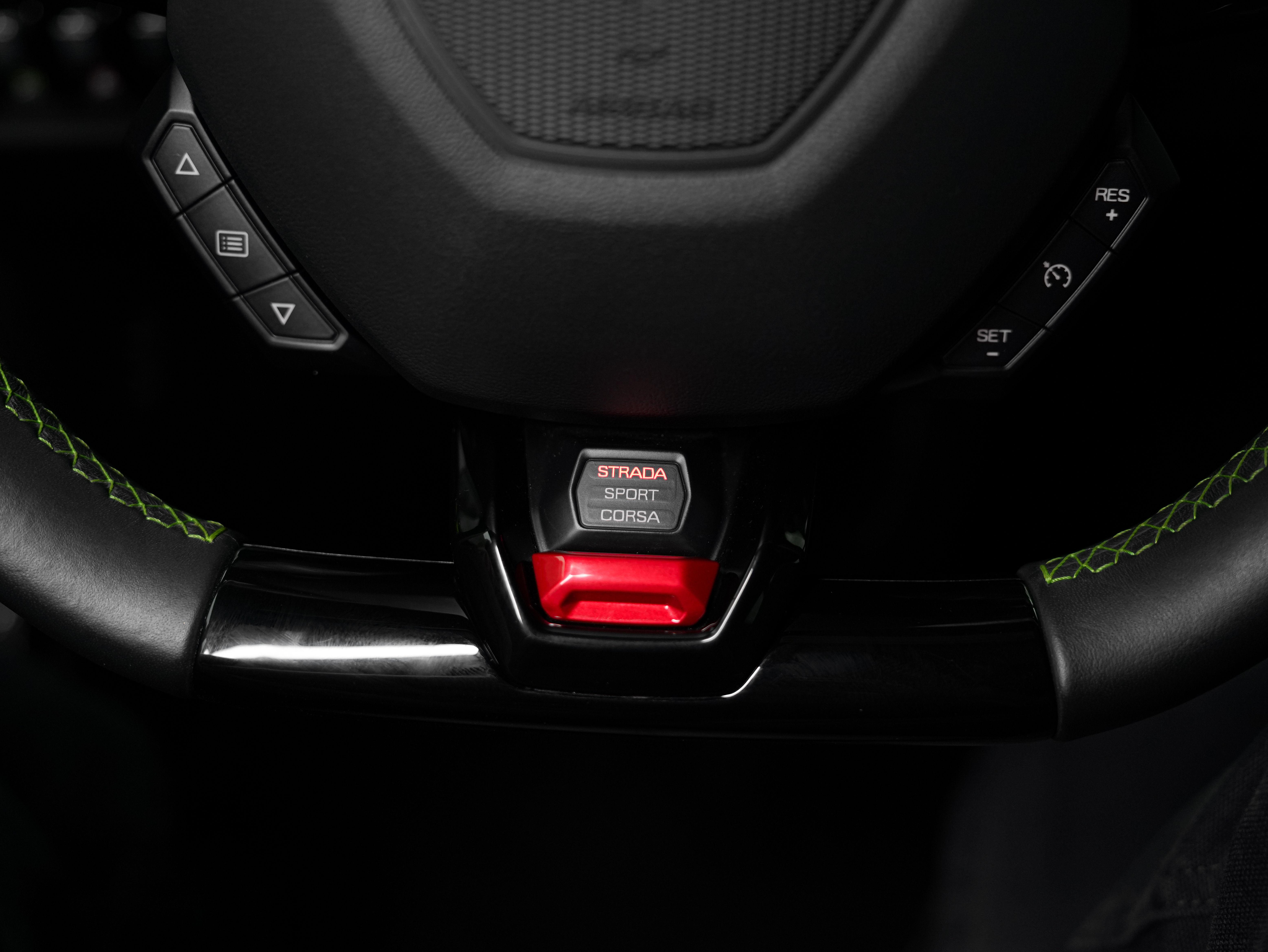 Lamborghini Huracán 2020 thumb 6