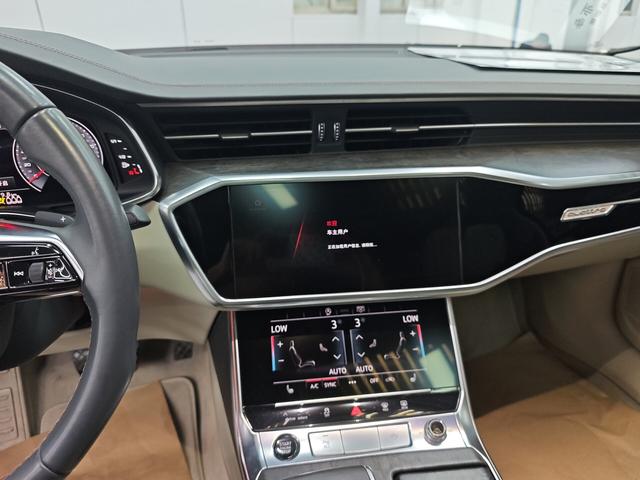 Audi A6 2022 thumb 4