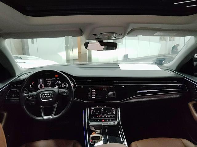 Audi Q8 2019 thumb 3