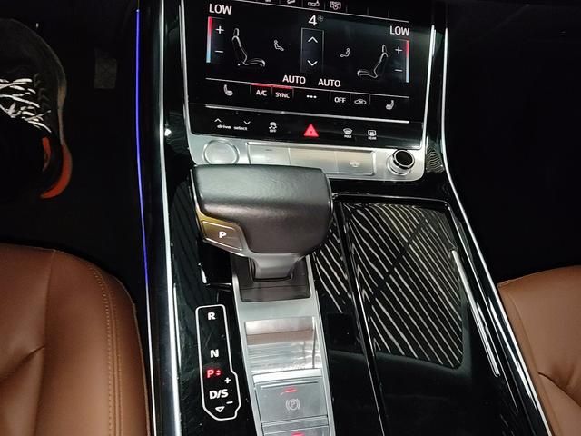 Audi Q8 2019 thumb 7