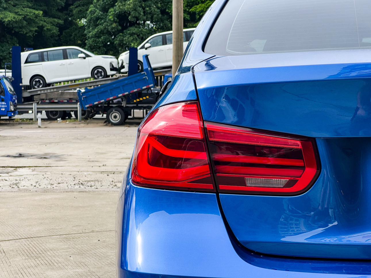 BMW 3 серии 2017 thumb 4