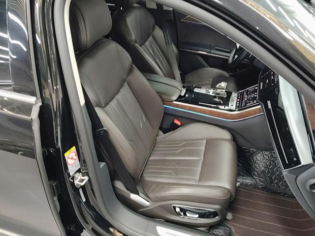 Audi A8 2019 thumb 9