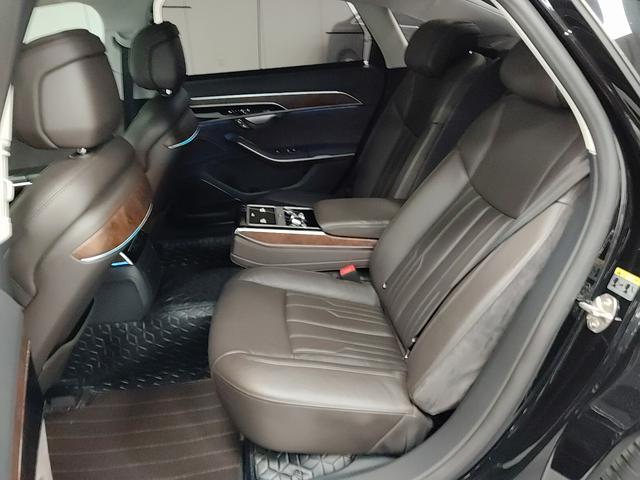 Audi A8 2019 thumb 10