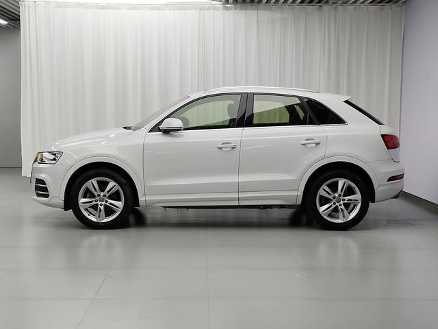 Audi Q3 2016 thumb 2