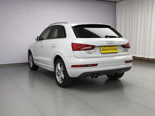 Audi Q3 2016 thumb 3