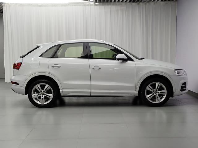 Audi Q3 2016 thumb 6