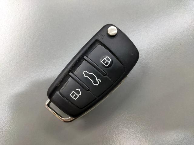 Audi Q3 2016 thumb 9