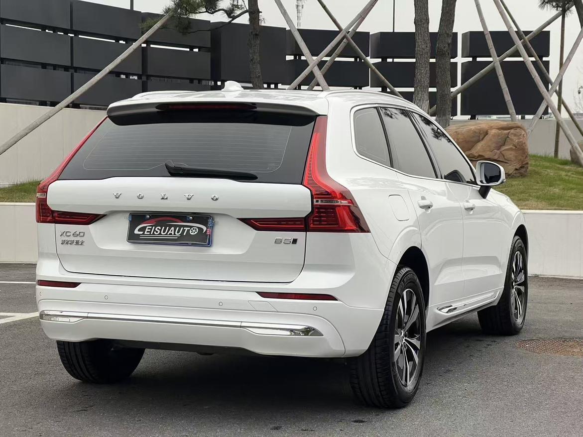 Volvo XC60 2024 thumb 4