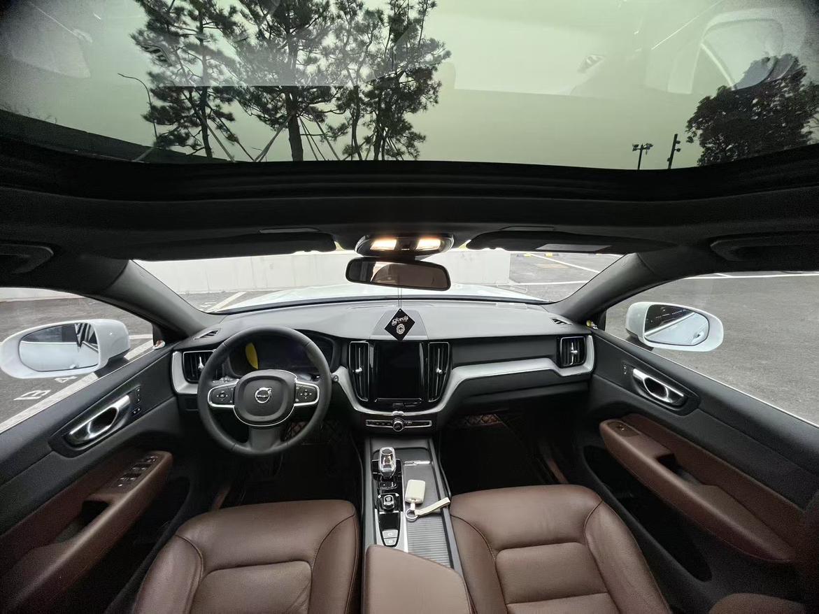 Volvo XC60 2024 thumb 5