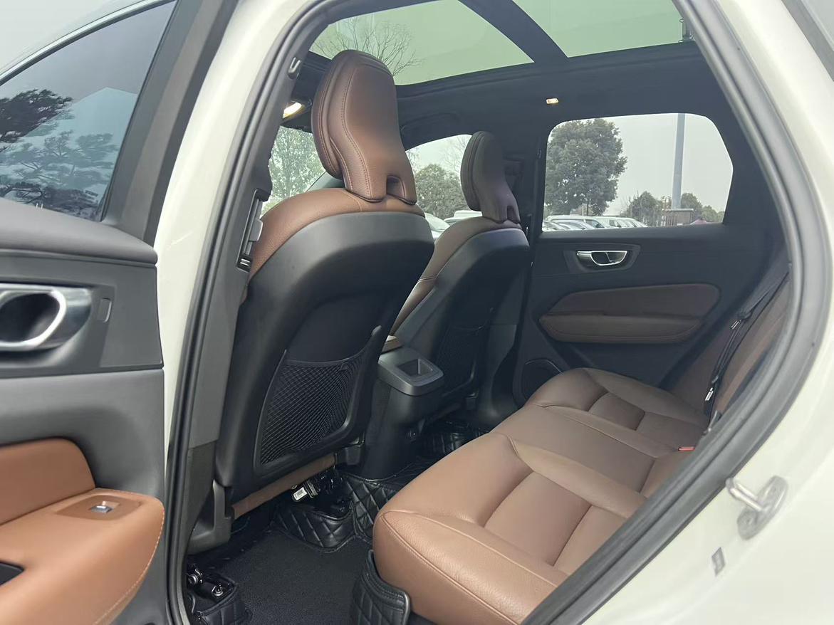 Volvo XC60 2024 thumb 7