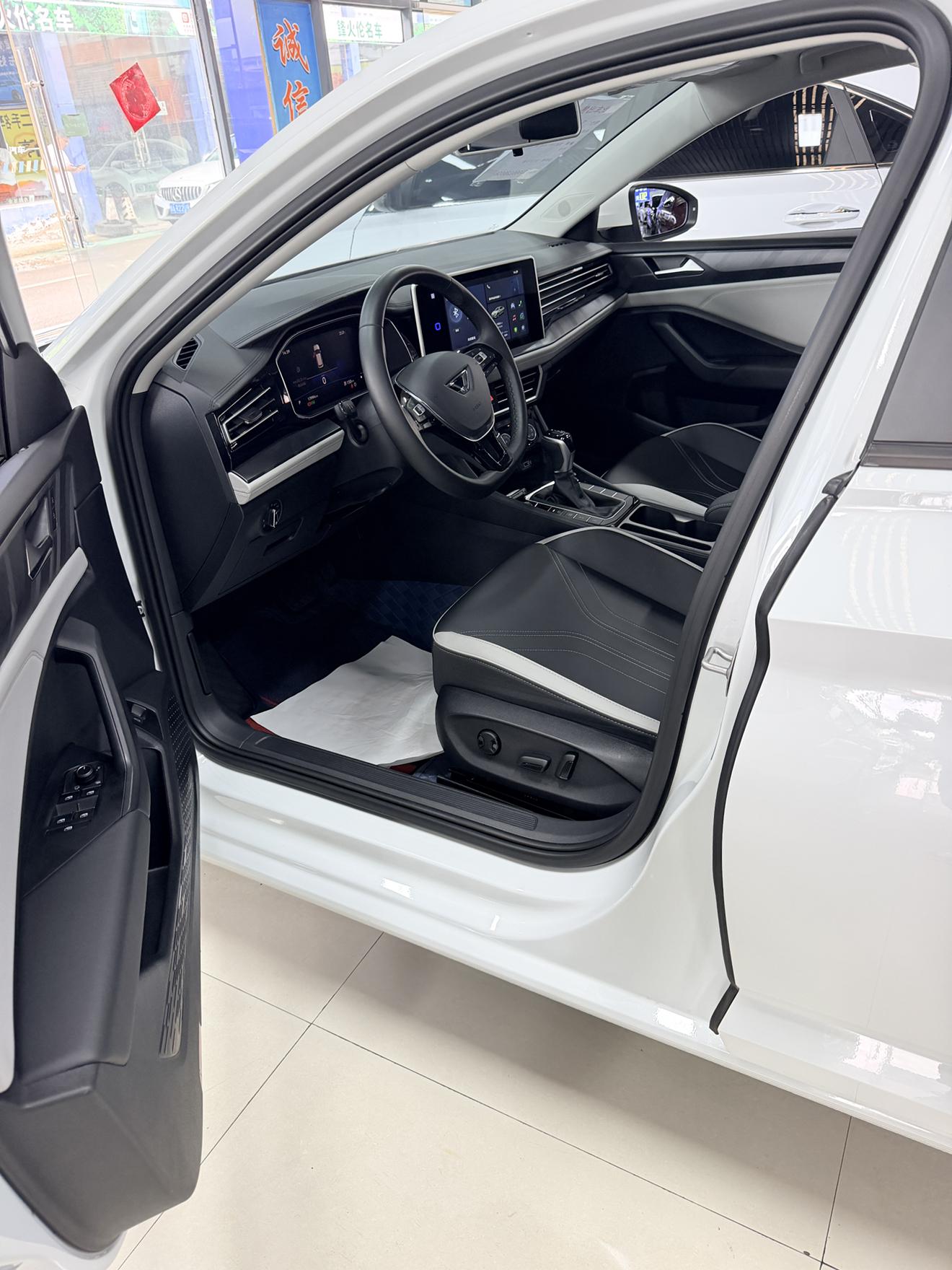 Jetta VA7 2025 thumb 4