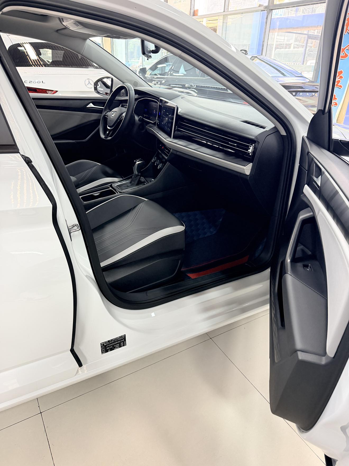 Jetta VA7 2025 thumb 5