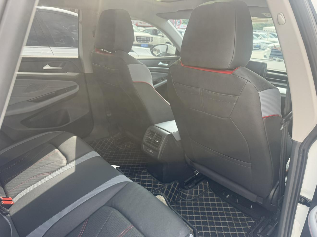 Volkswagen Lamando 2024 thumb 8