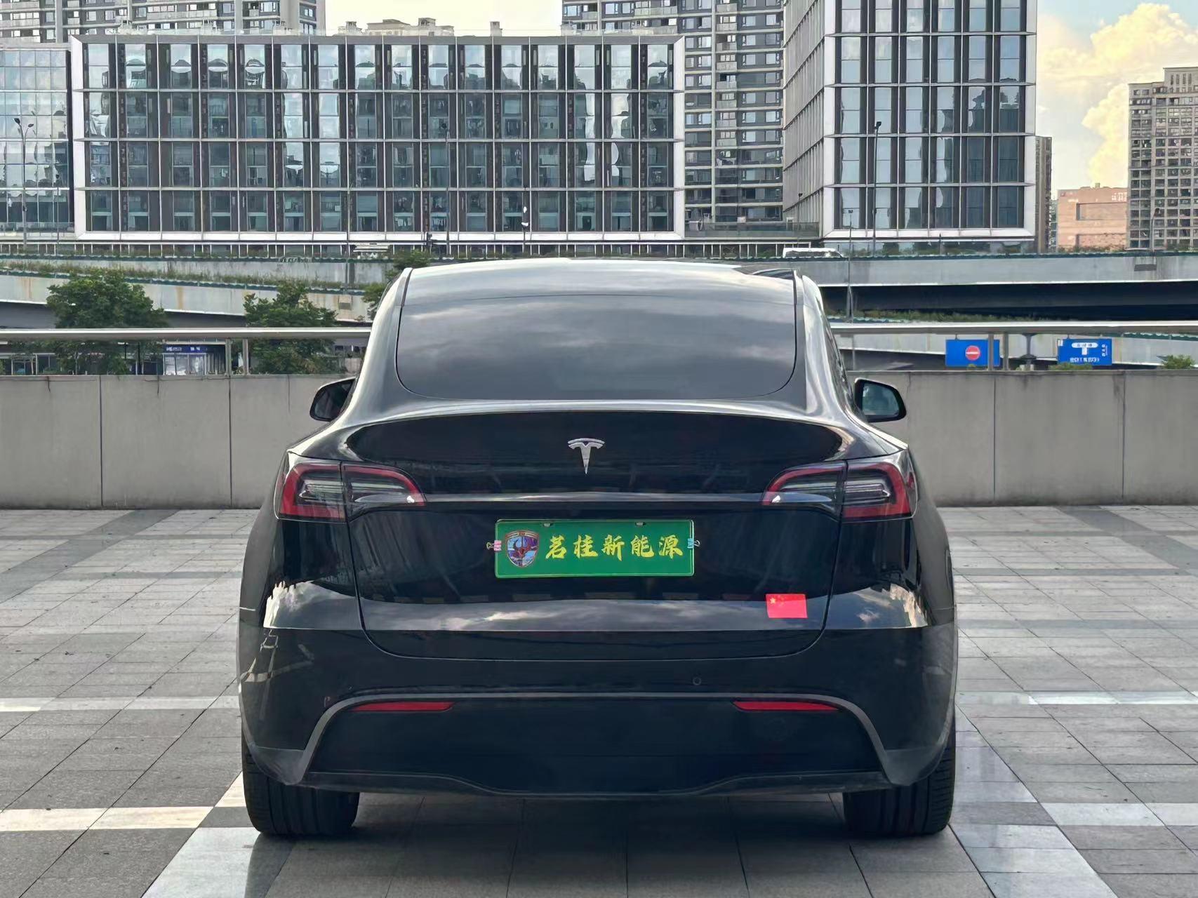 Tesla Model Y 2022 thumb 3