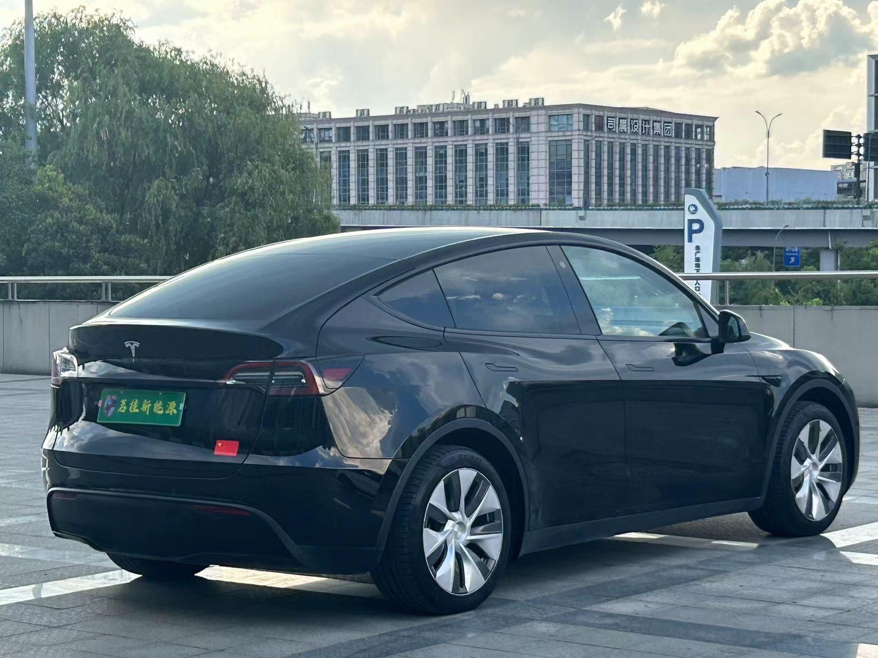 Tesla Model Y 2022 thumb 4