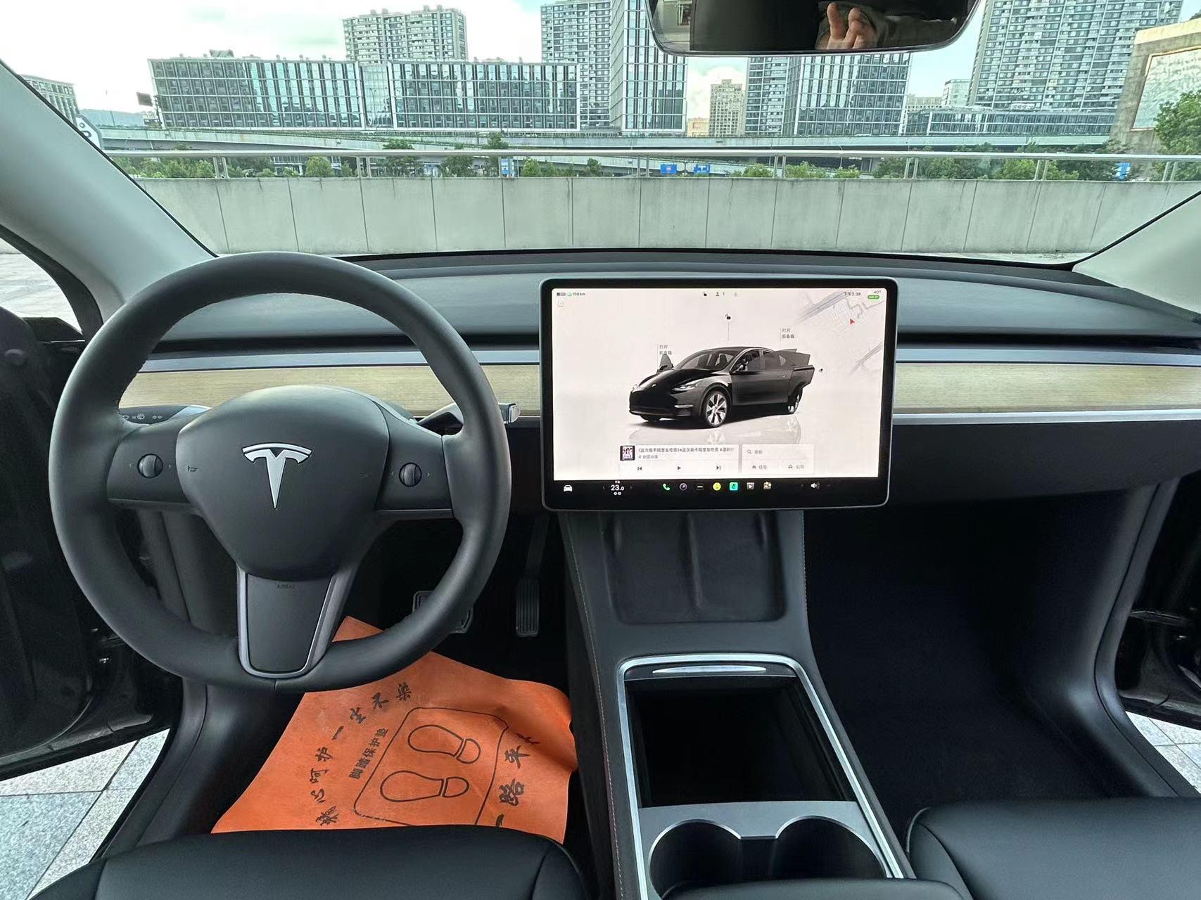 Tesla Model Y 2022 thumb 8