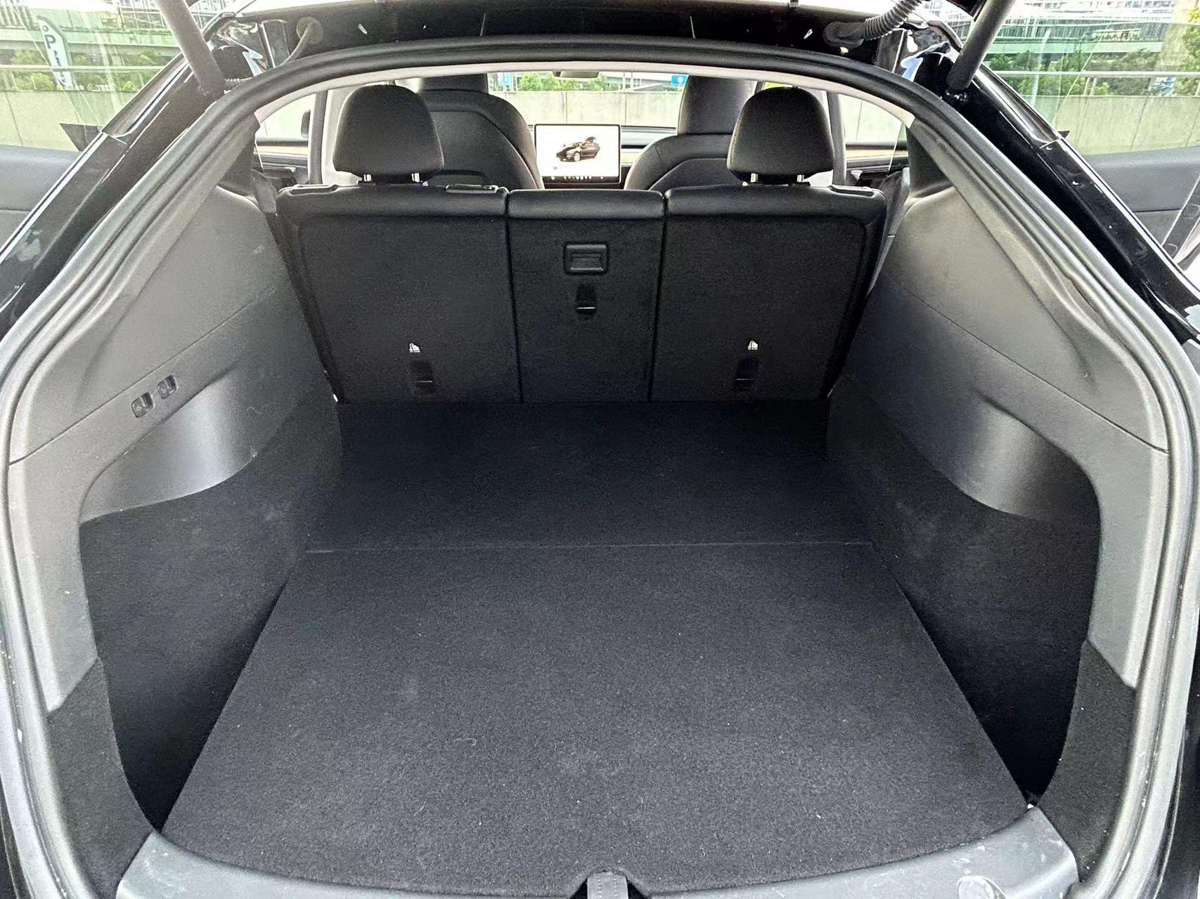Tesla Model Y 2022 thumb 11