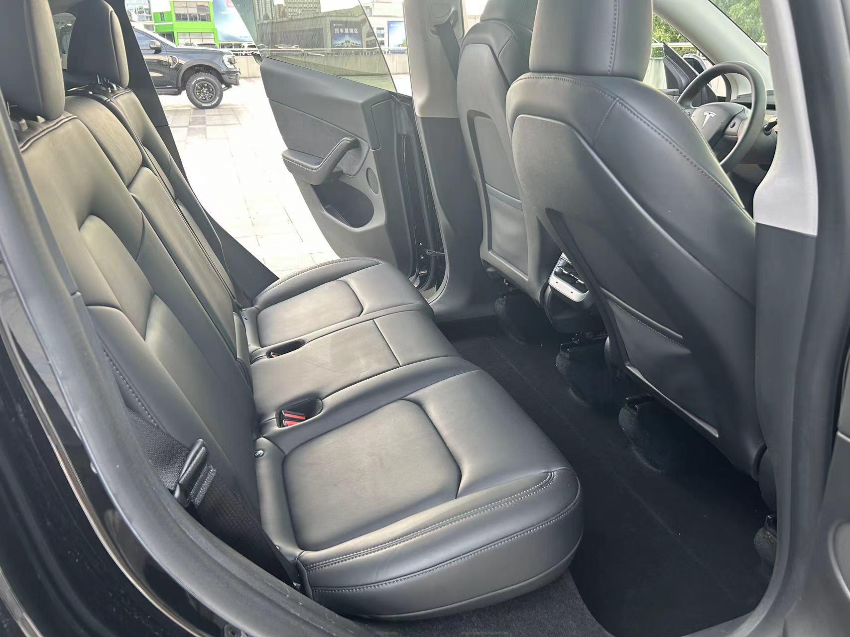 Tesla Model Y 2022 thumb 12