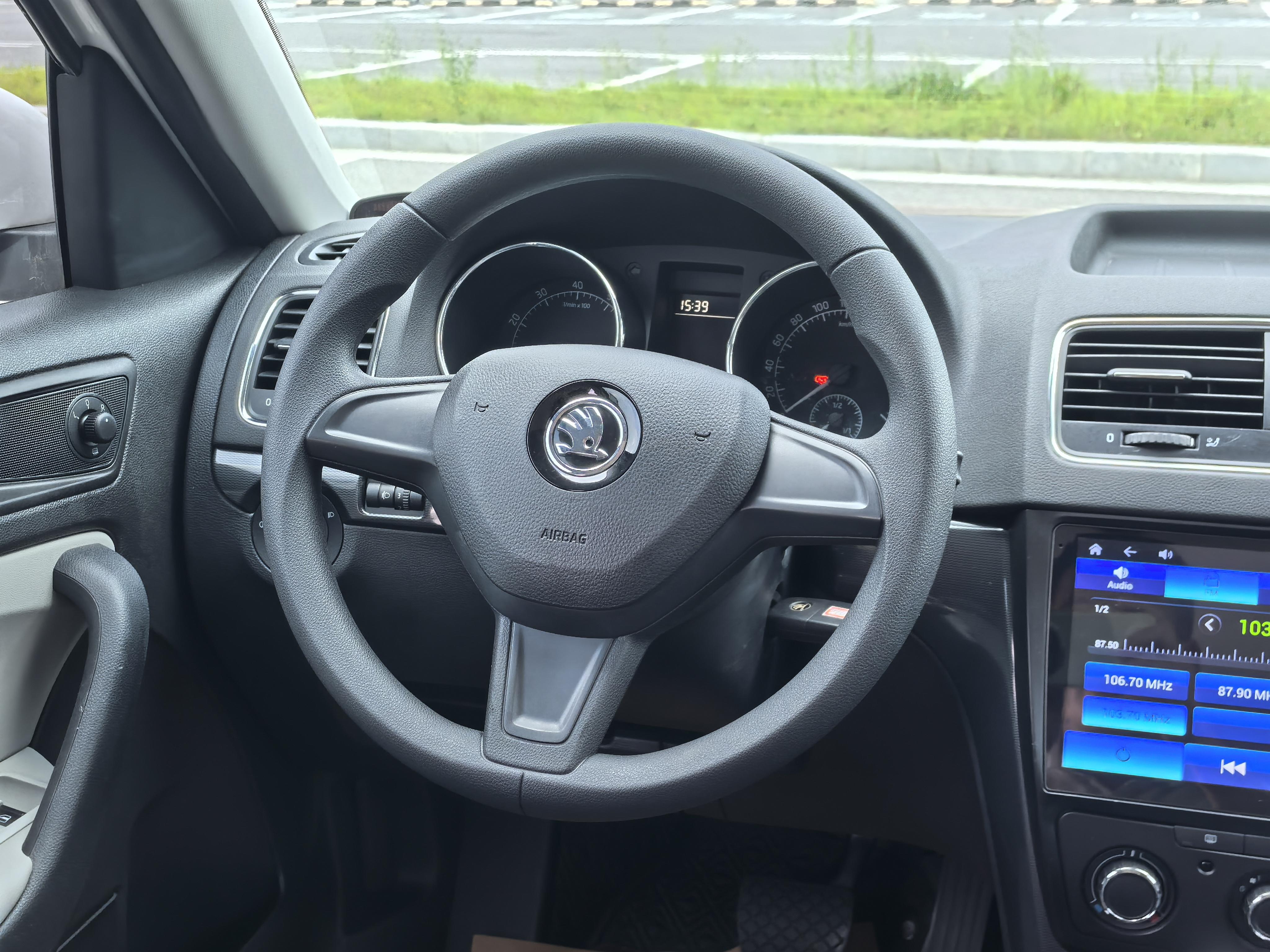 Skoda Yeti 2017 thumb 6