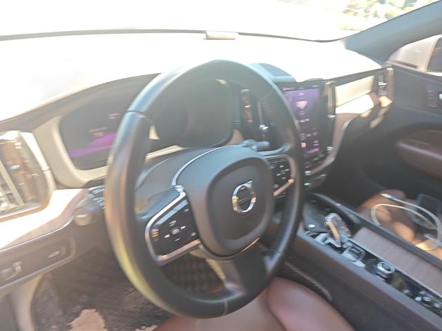 Volvo XC60 2022 thumb 5