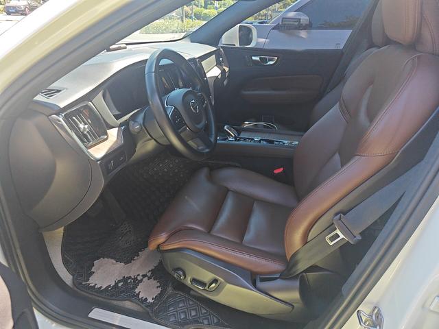 Volvo XC60 2022 thumb 8