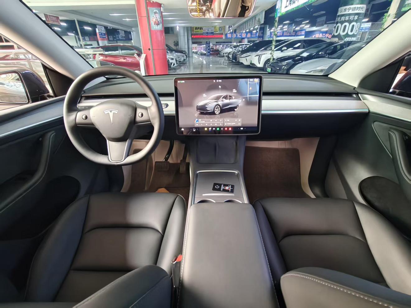 Tesla Model Y 2024 thumb 5
