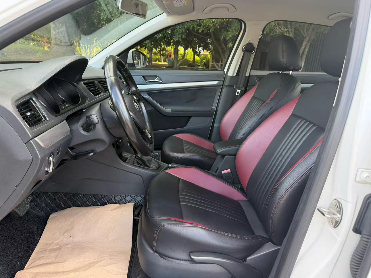 Volkswagen Lavida XR 2015 thumb 6