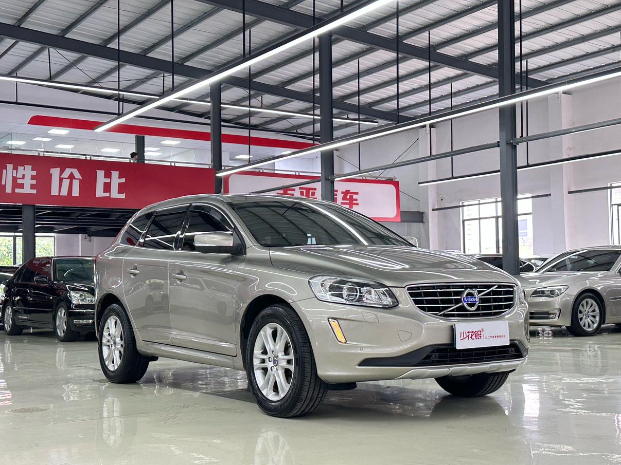 Volvo XC60 2016 thumb 10