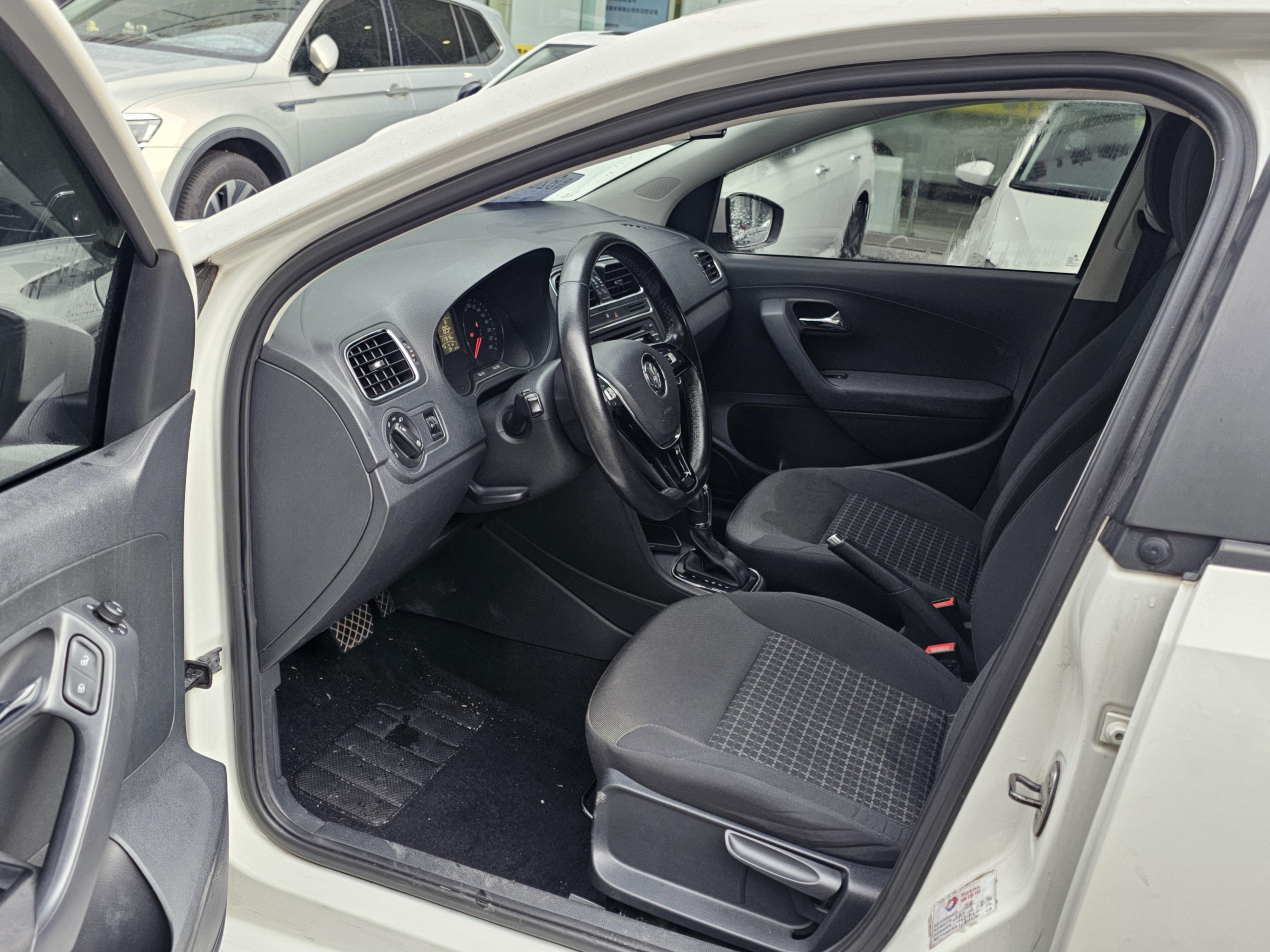 Volkswagen Polo 2016 thumb 10