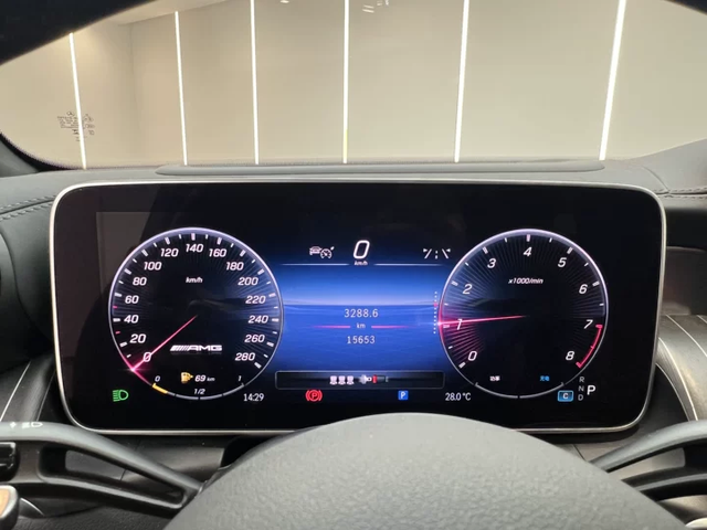 Mercedes-Benz GLC AMG 2024 thumb 10