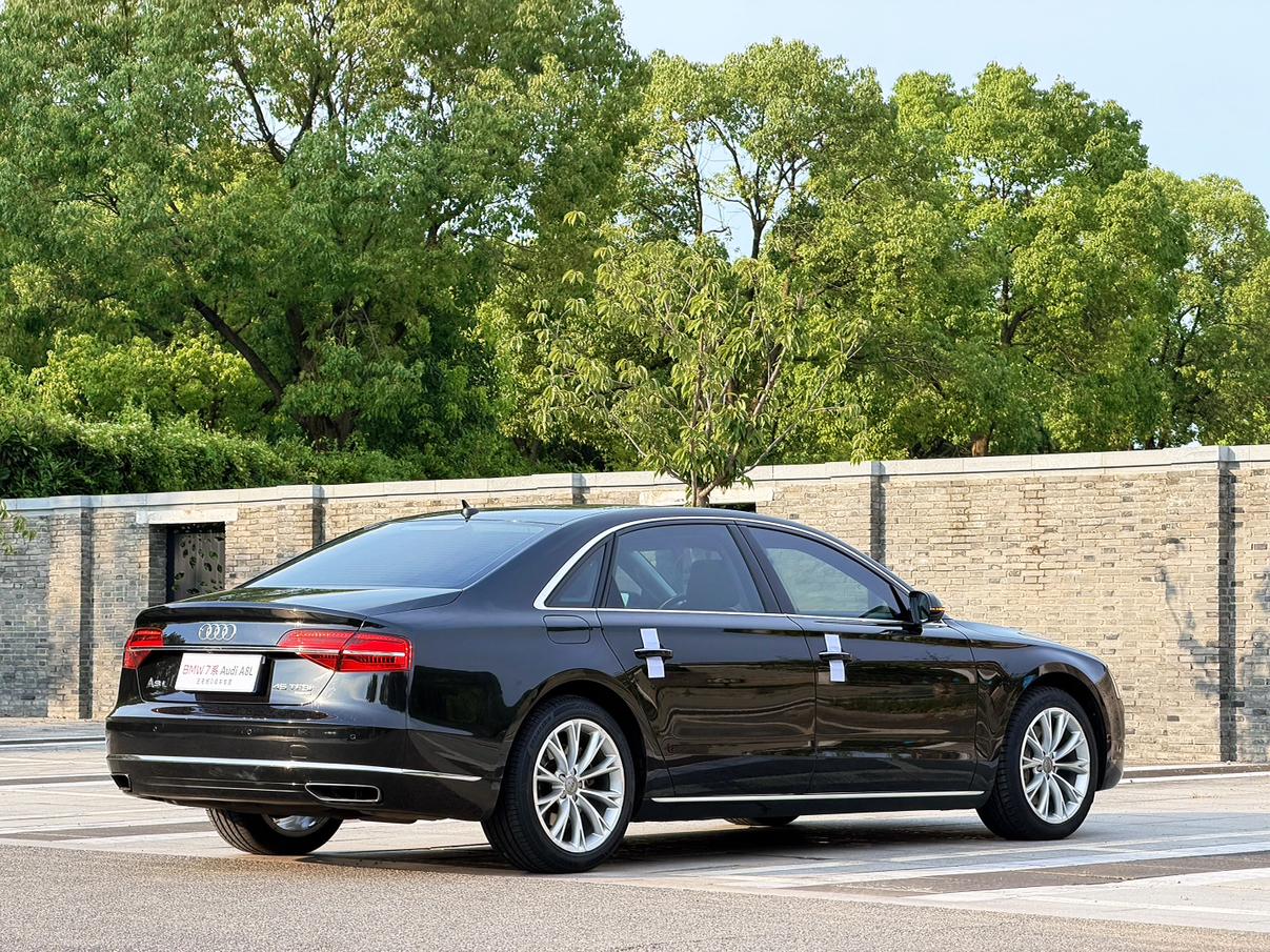 Audi A8 2016 thumb 4