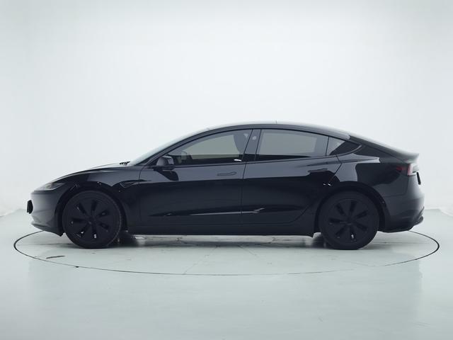 Tesla Model 3 2025 thumb 2