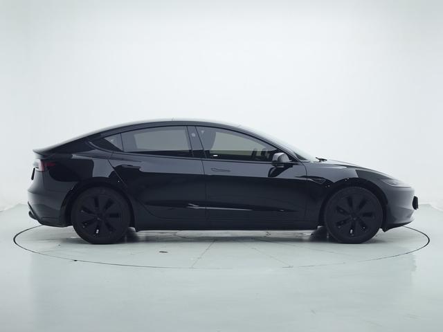 Tesla Model 3 2025 thumb 6