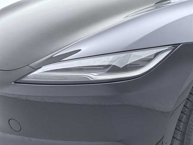 Tesla Model 3 2025 thumb 10
