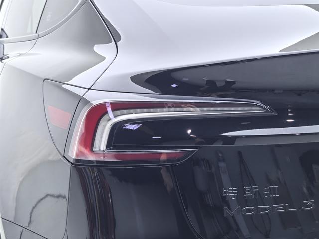Tesla Model 3 2025 thumb 11