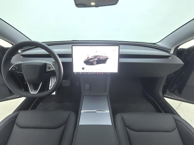 Tesla Model 3 2025 thumb 12